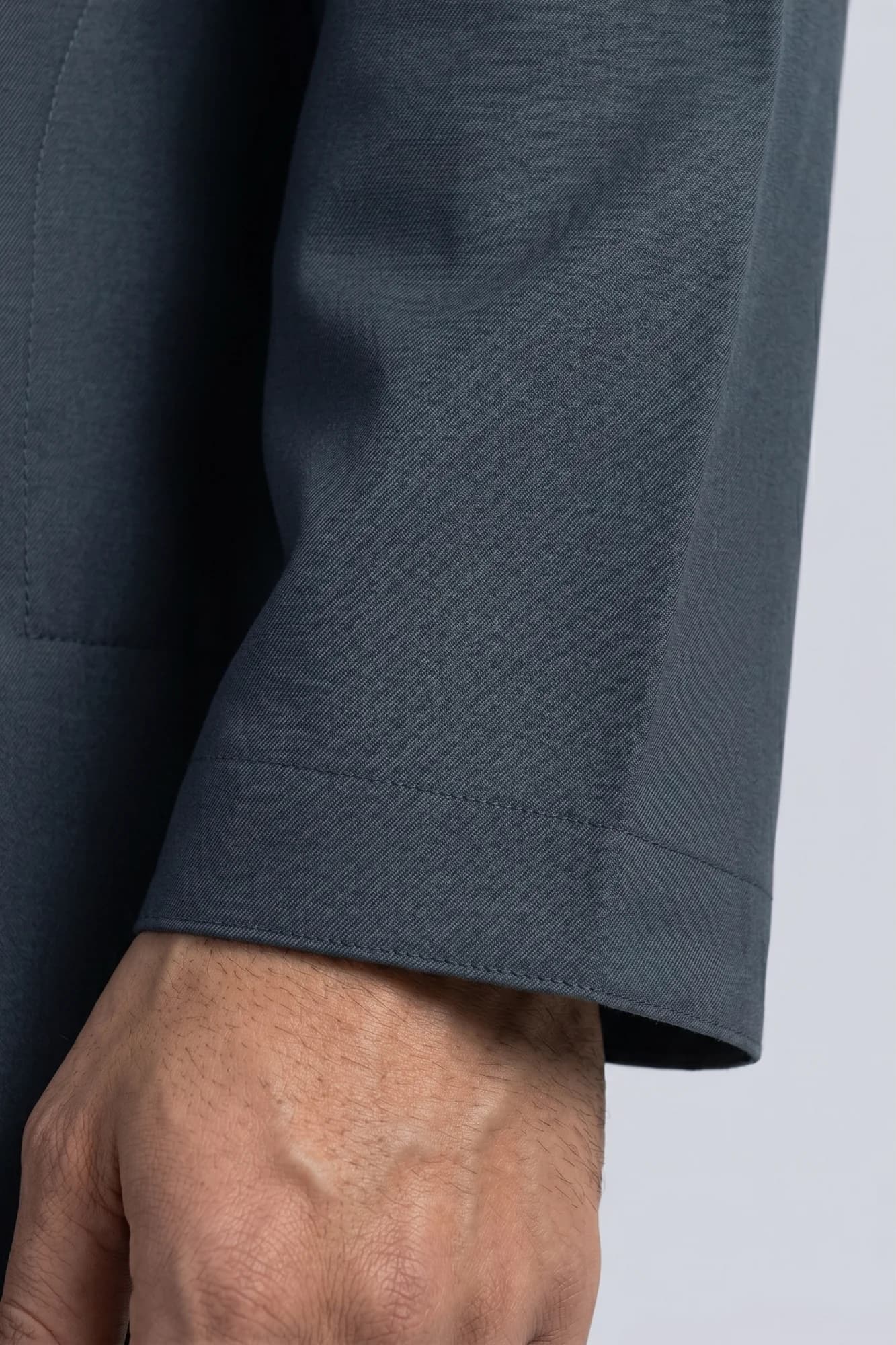 Charcoal Grey Emirati Thobe - China Wool