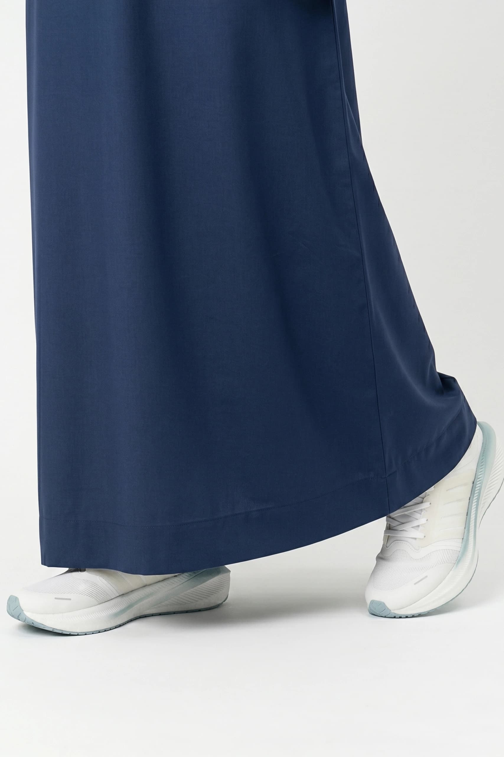 Midnight Navy Saudi Thobe