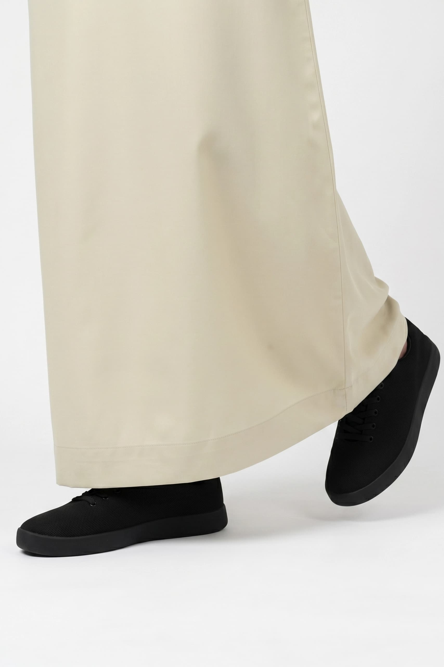 Pale Lemon Saudi Thobe