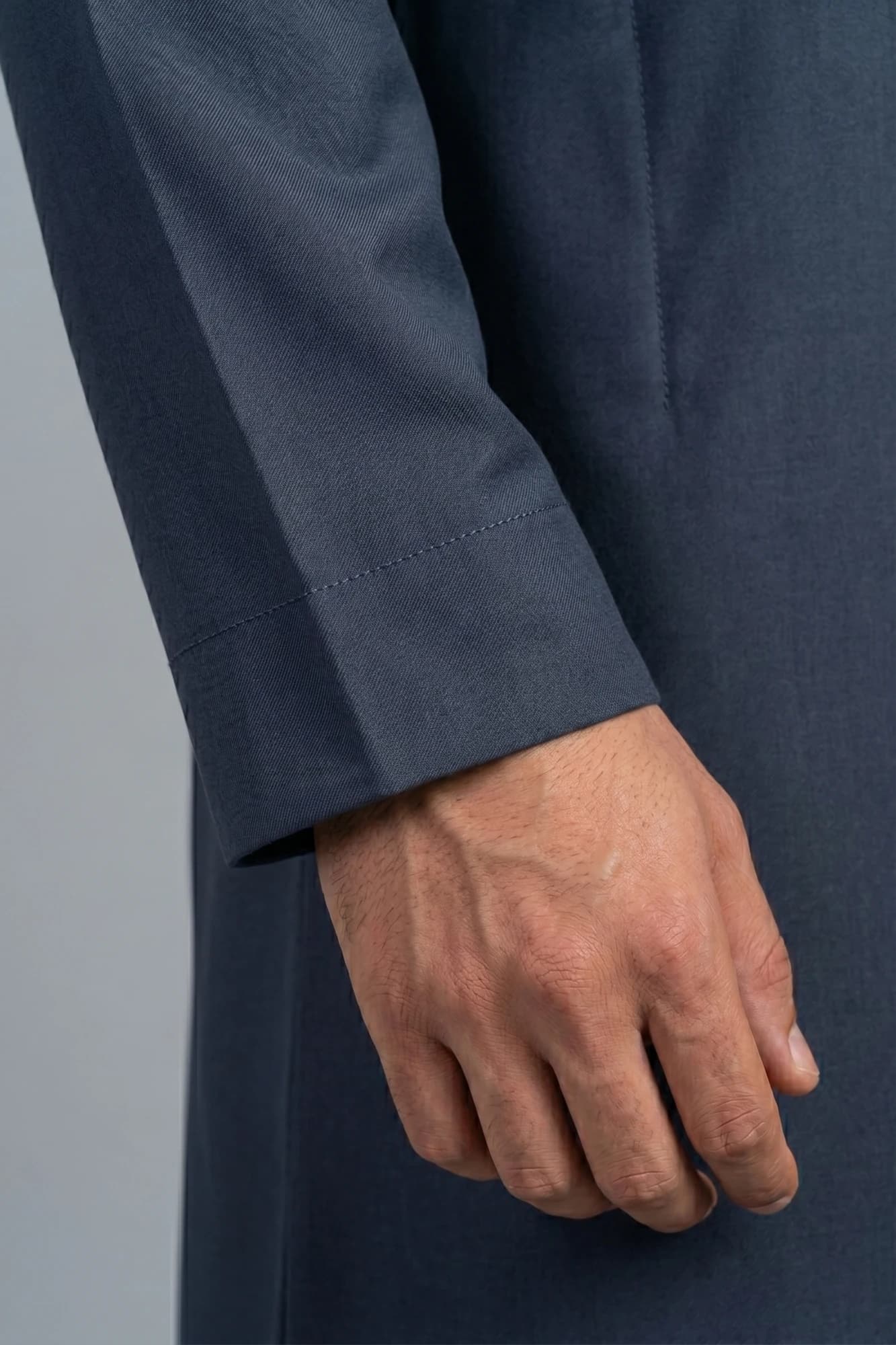 Sporty Dark Blue Saudi Thobe - China Wool