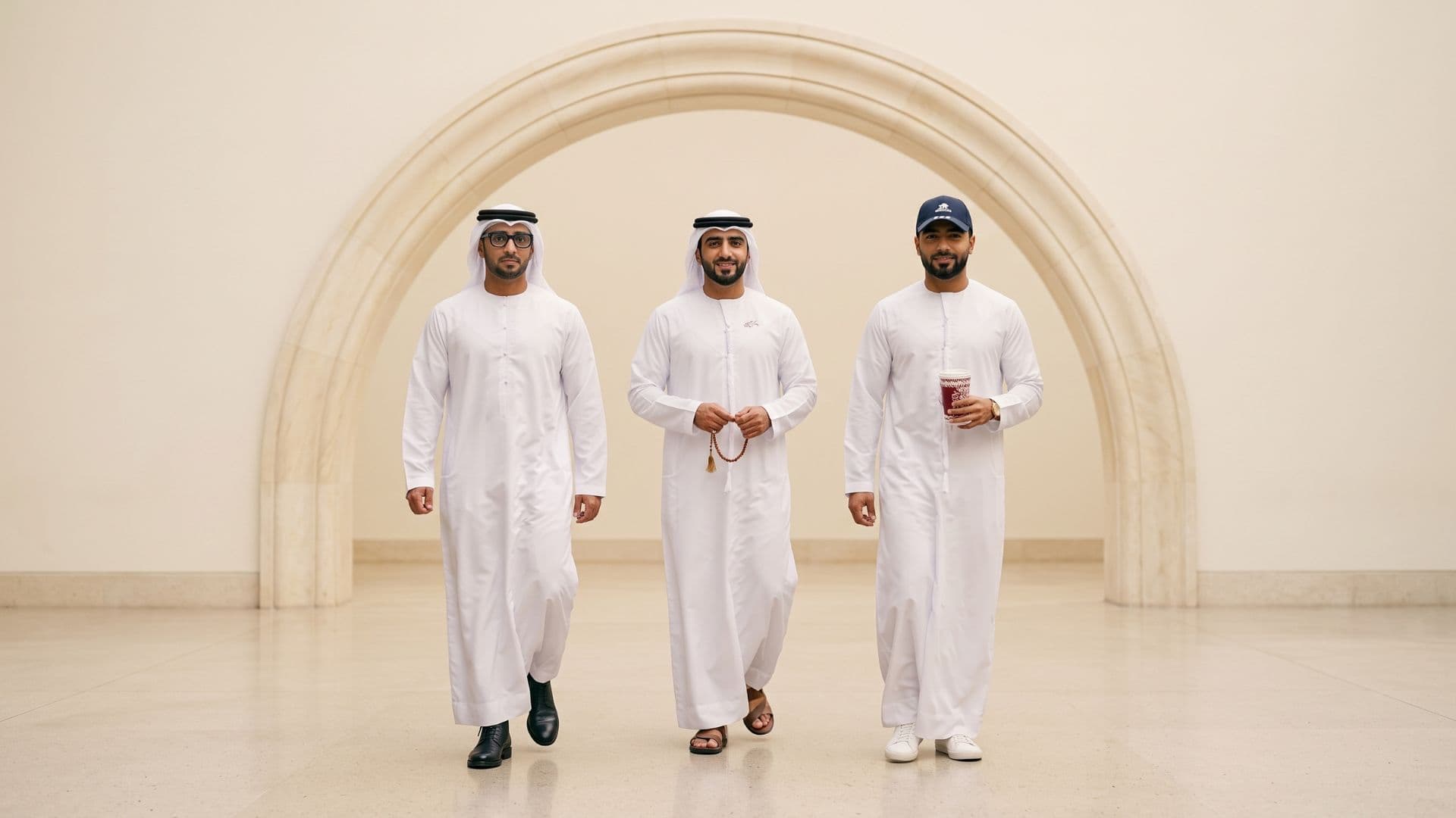 How to Style Emirati Thobe Like an Arab in UK